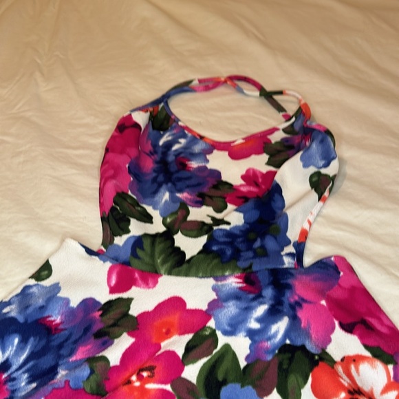 Backless Mini Sun Dress ☀️ - Picture 2 of 7